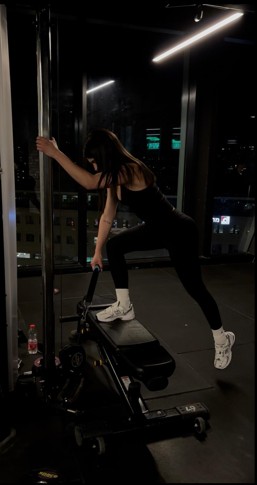 ליווי תזונה ואימונים – שלהבת מחטבת, מאמנת כושר לנשים